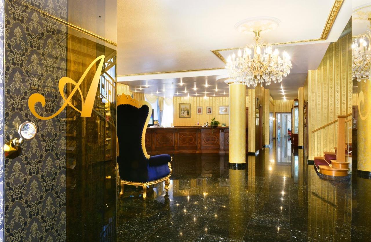 Alexandra Hotel 4*